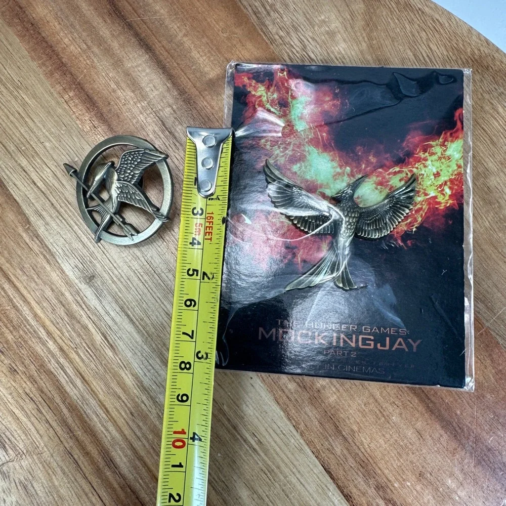 Hunger Games Mockingjay Part 2 Promo Pin Set Antique Bronze Tone 2 Pieces GIFT
